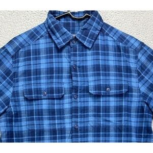 Vineyard Vines  Button Up Shirt Adult Small Blue Plaid Classic Flap Pockets Mens